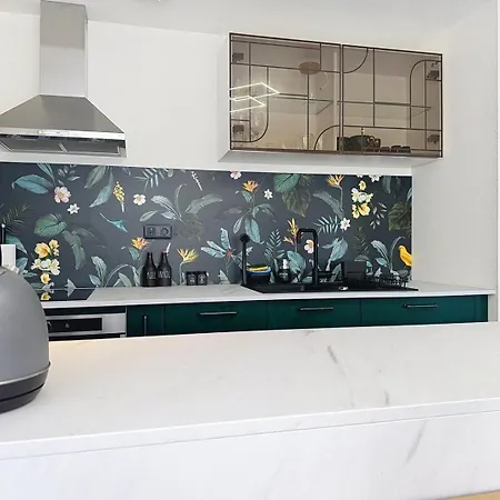 Moderne Sur Loire Apartment