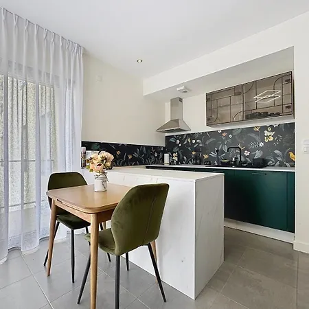 Moderne Sur Loire * Thouare-sur-Loire