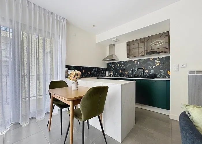 Moderne Sur Loire * Thouare-sur-Loire