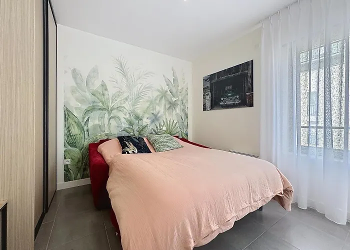 Moderne Sur Loire Apartment